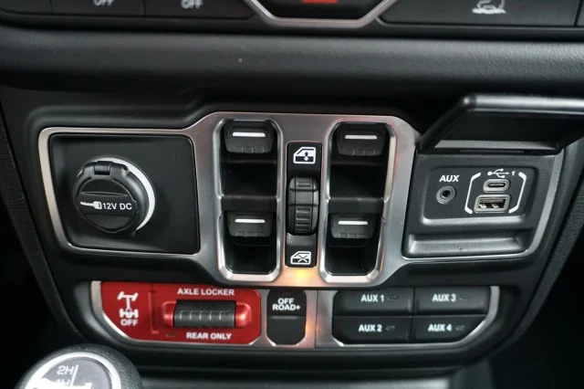 Used 2025 WHITE Jeep Mojave image 27