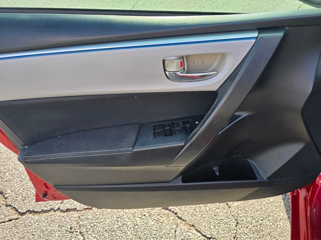 Used 2015 Red Toyota LE image 8