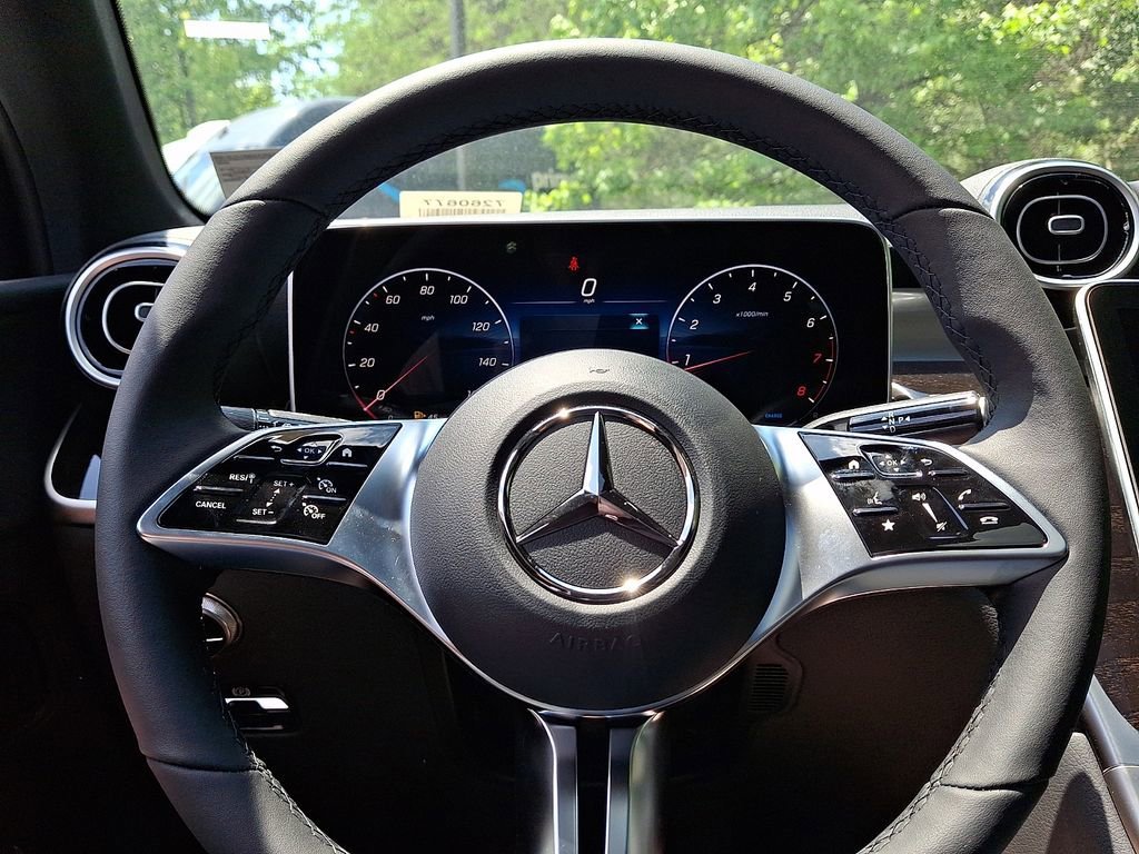 New 2026 Polar White Mercedes-Benz GLC 300 image 31
