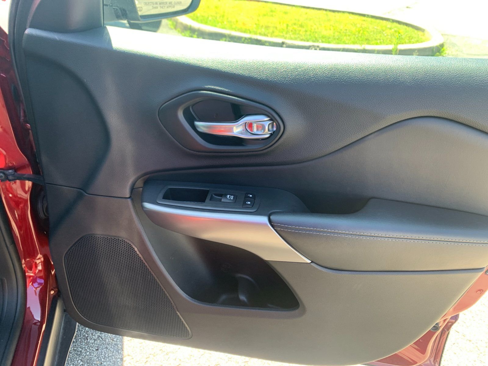 Used 2021 Red Jeep Latitude Lux image 19