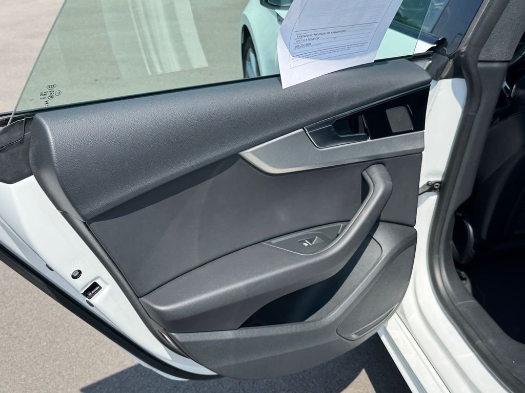 Used 2025  Audi 45 S line Premium image 17