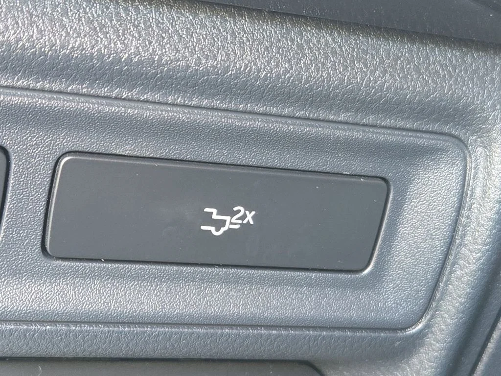 Used 2022 White Ford XLT image 55