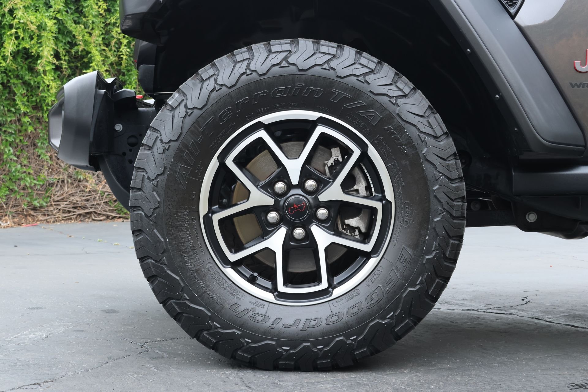 Used 2024 Gray Jeep Rubicon image 5
