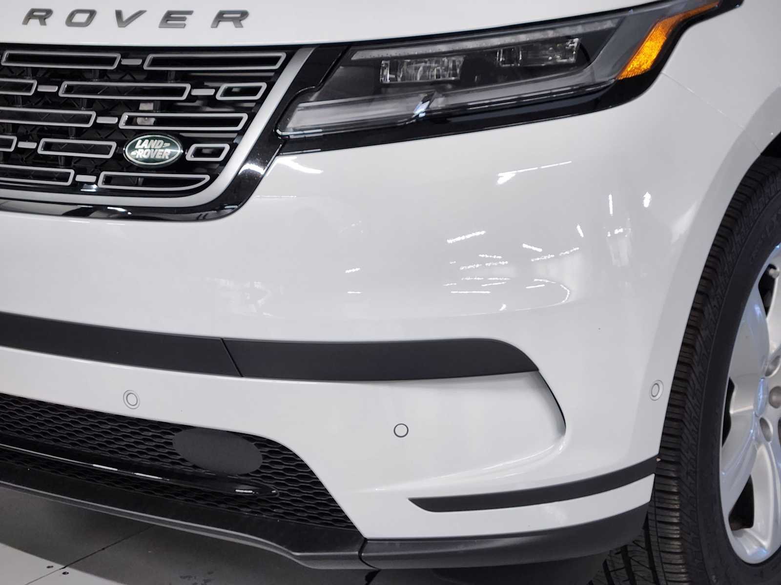 Used 2026 Fuji White Land Rover S image 12