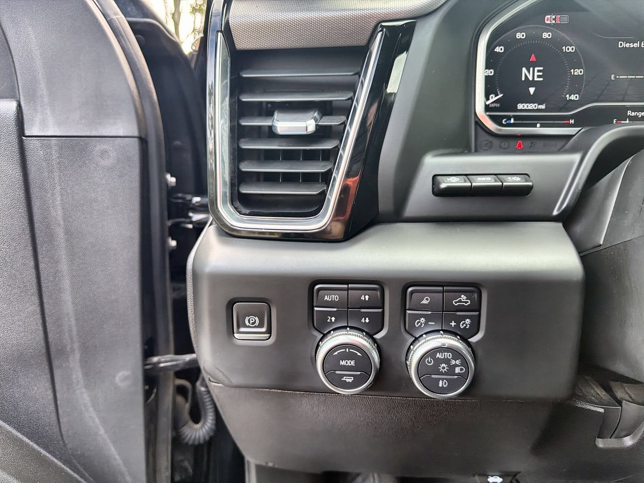 Used 2024 Onyx Black GMC Denali image 15