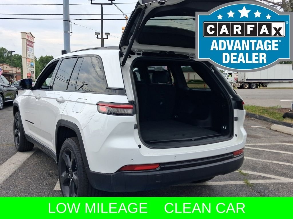 Used 2023 White Jeep Altitude X image 10