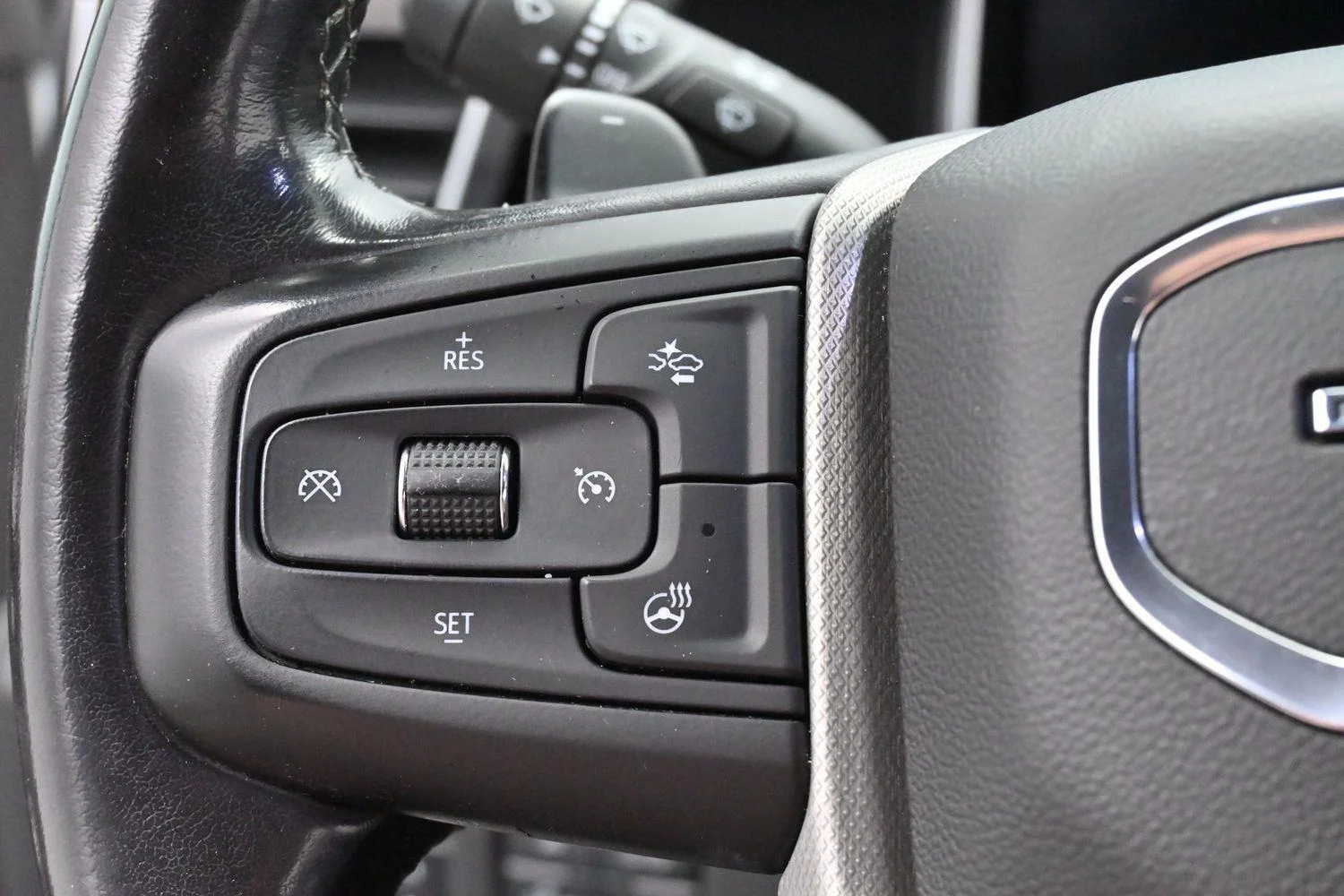 Used 2023 Summit White GMC Denali image 18
