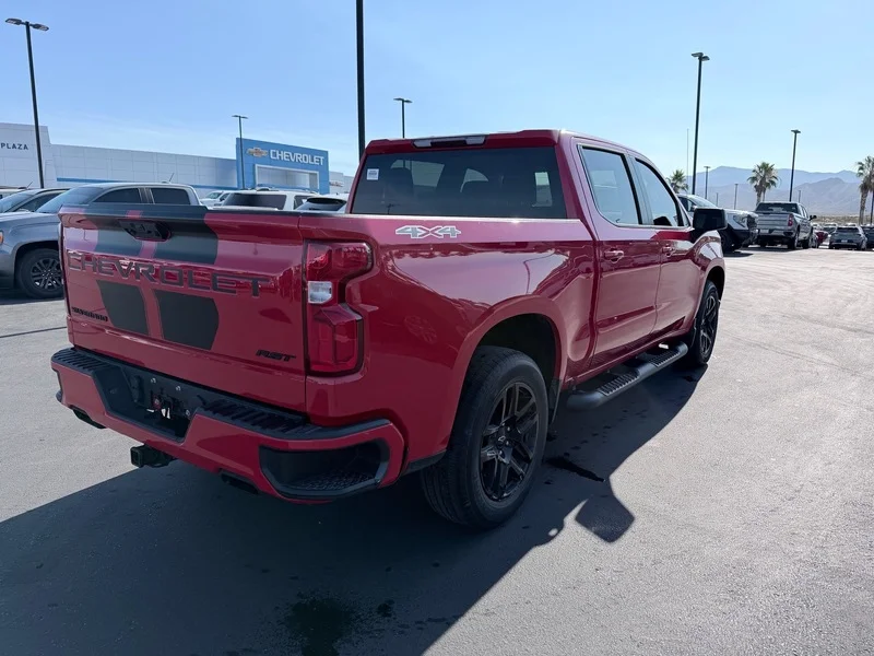 Used 2022 Red Hot Chevrolet RST image 3