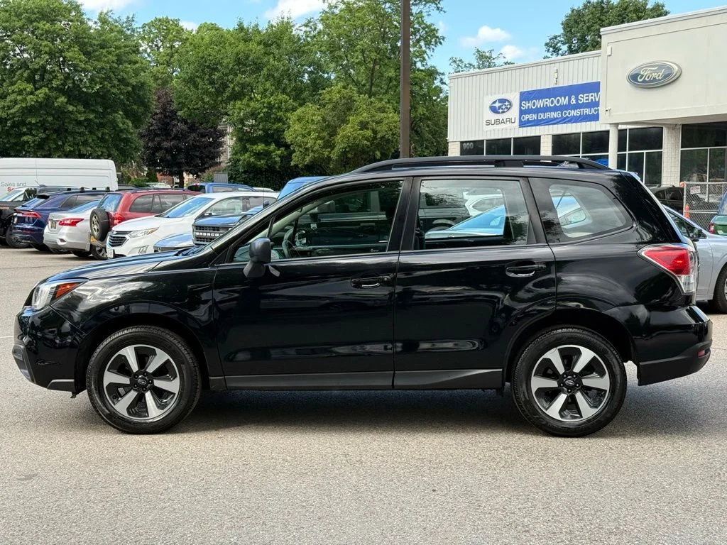 Used 2018 Black Subaru 2.5i image 11