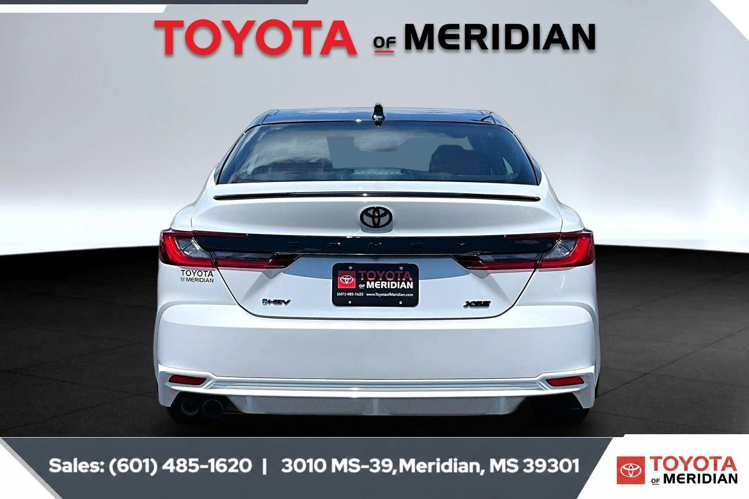 Used 2026 Wind Chill Pearl w/Midnight Black Metallic Roof Toyota XSE image 4
