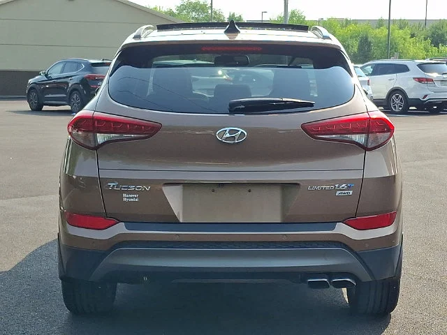 Used 2016 Beige Hyundai Limited image 6