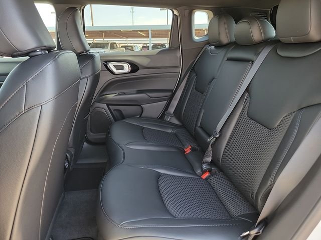 New 2026 Bright White Clear-Coat Exterior Paint Jeep  image 8