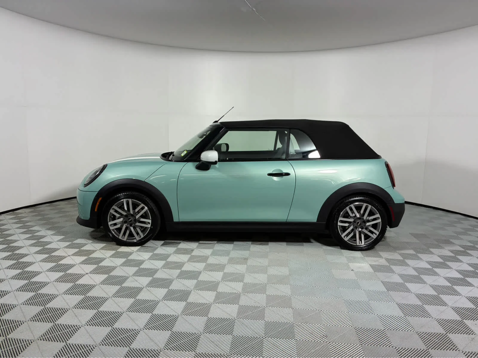 2026 MINI Convertible S - Photo 14