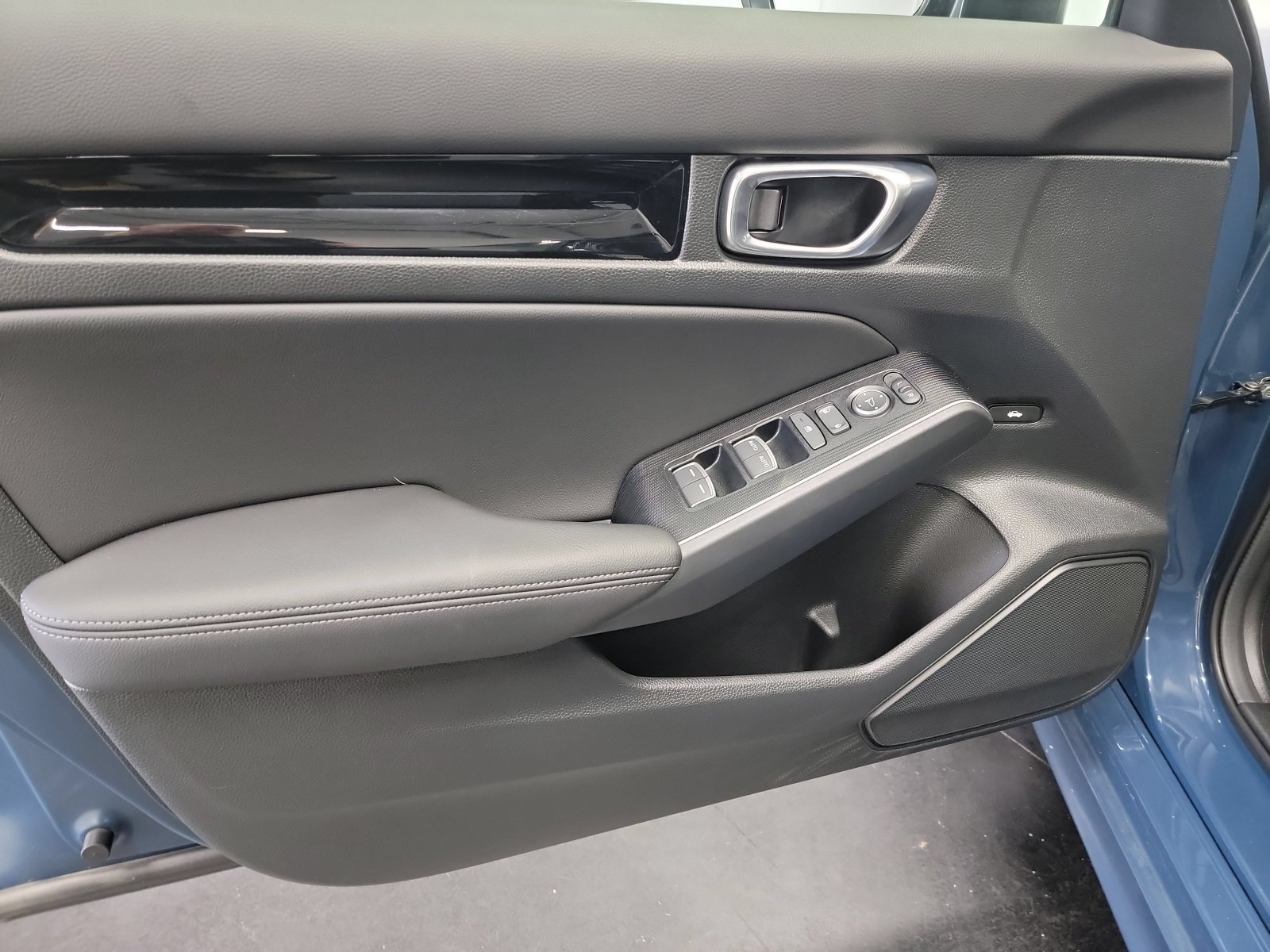 2025 Honda Civic Sport Touring - Photo 43