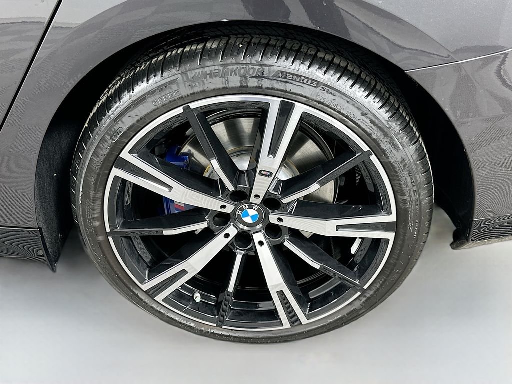 2025 BMW 5 Series 530i - Photo 32
