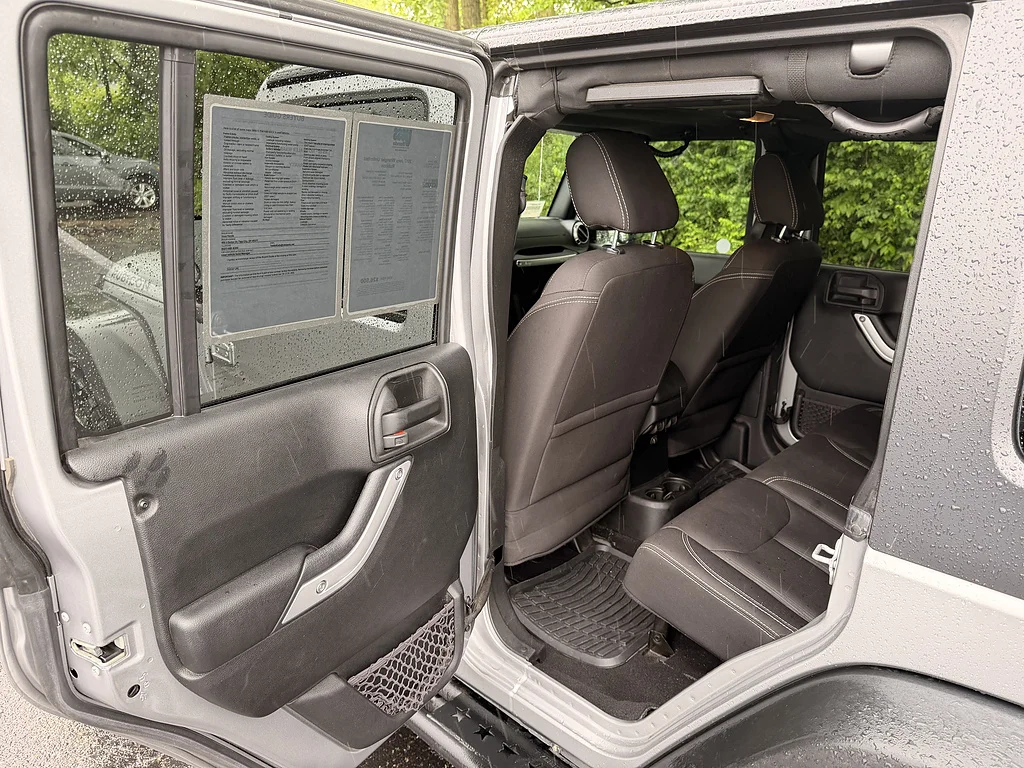 Used 2017 Billet Silver Metallic Clear Coat Jeep Rubicon image 11