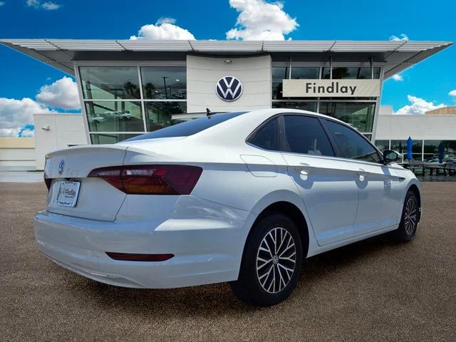 Used 2019 White Volkswagen SEL image 4