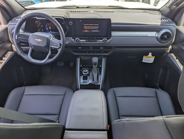 2025 Chevrolet Colorado LT - Photo 9
