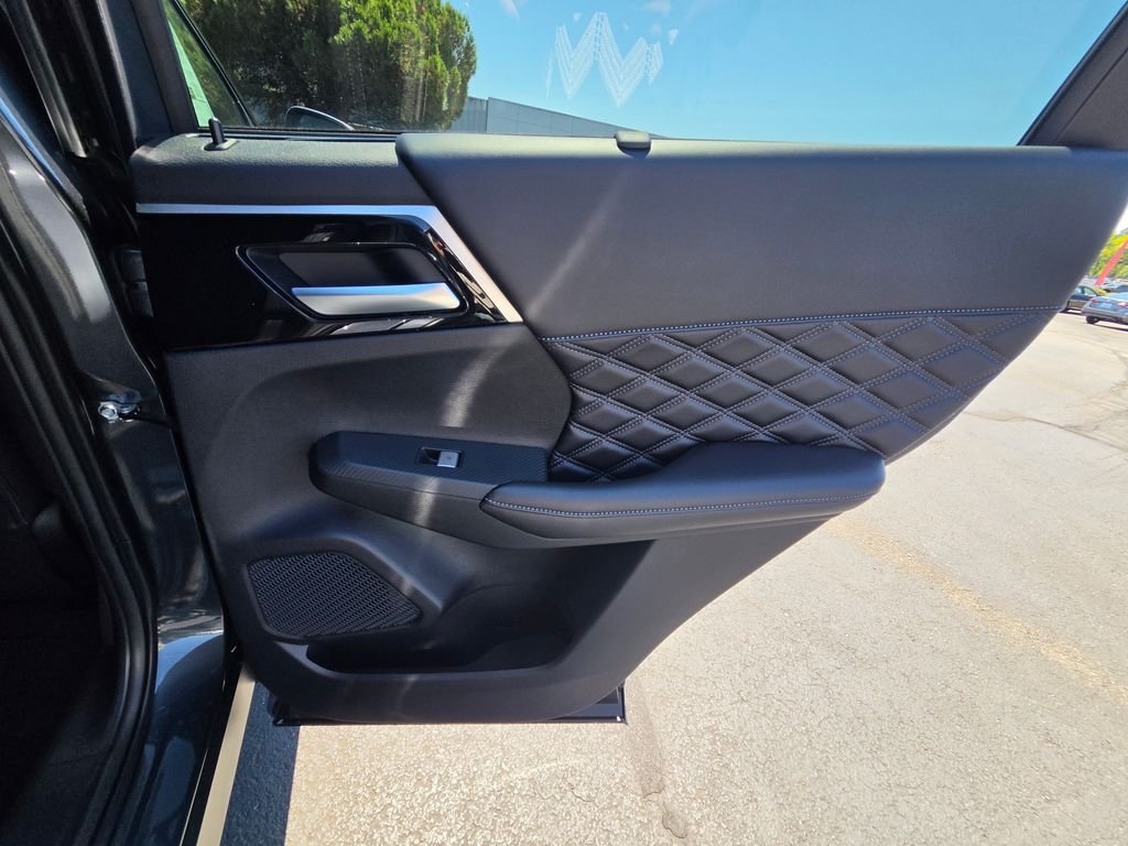 New 2026 Gray Nissan Platinum image 17