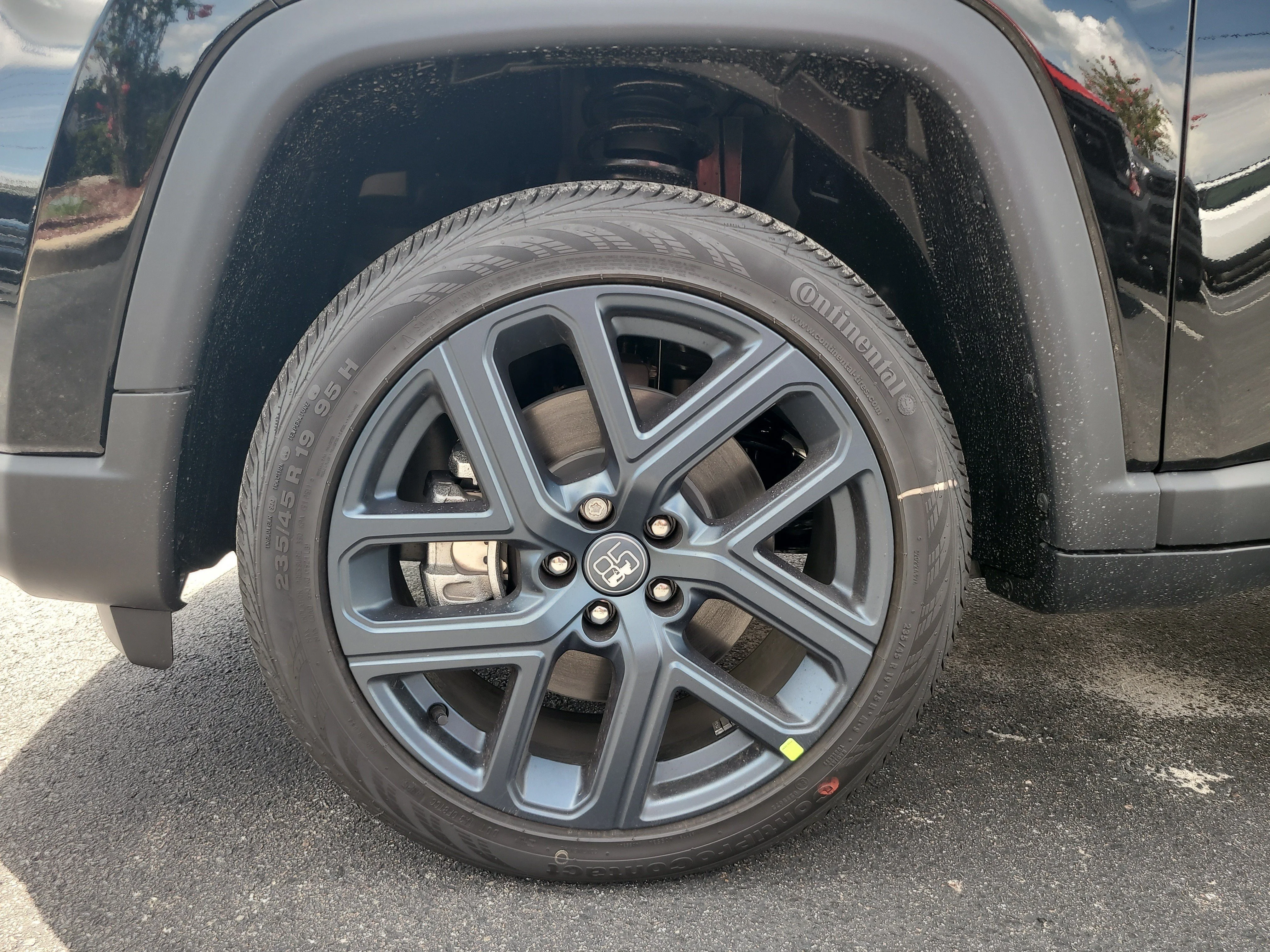 New 2026 Diamond Black Crystal Pearlcoat Jeep 85th Anniversary image 10