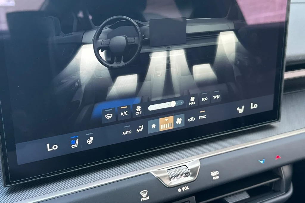 2026 Lexus ES Hybrid 350h Premium AWD - Photo 19