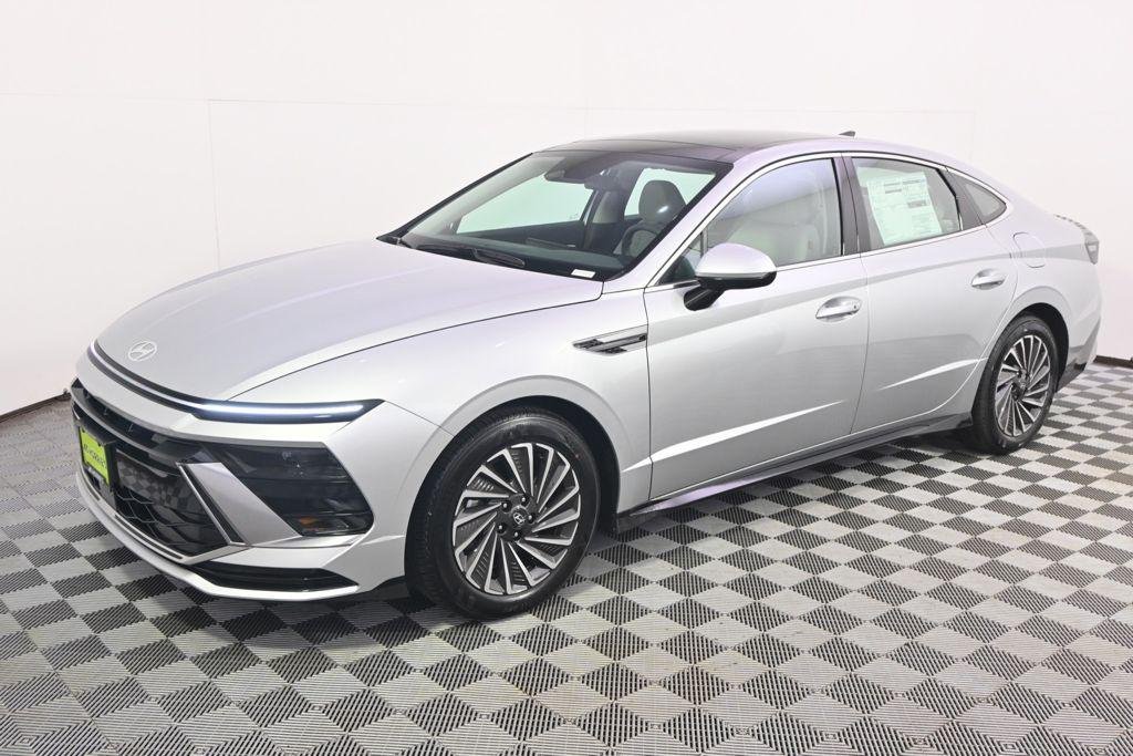 New 2026 Silver Hyundai SEL image 2