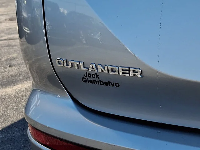 Certified Used 2023 Silver Mitsubishi SE Special Edition image 30