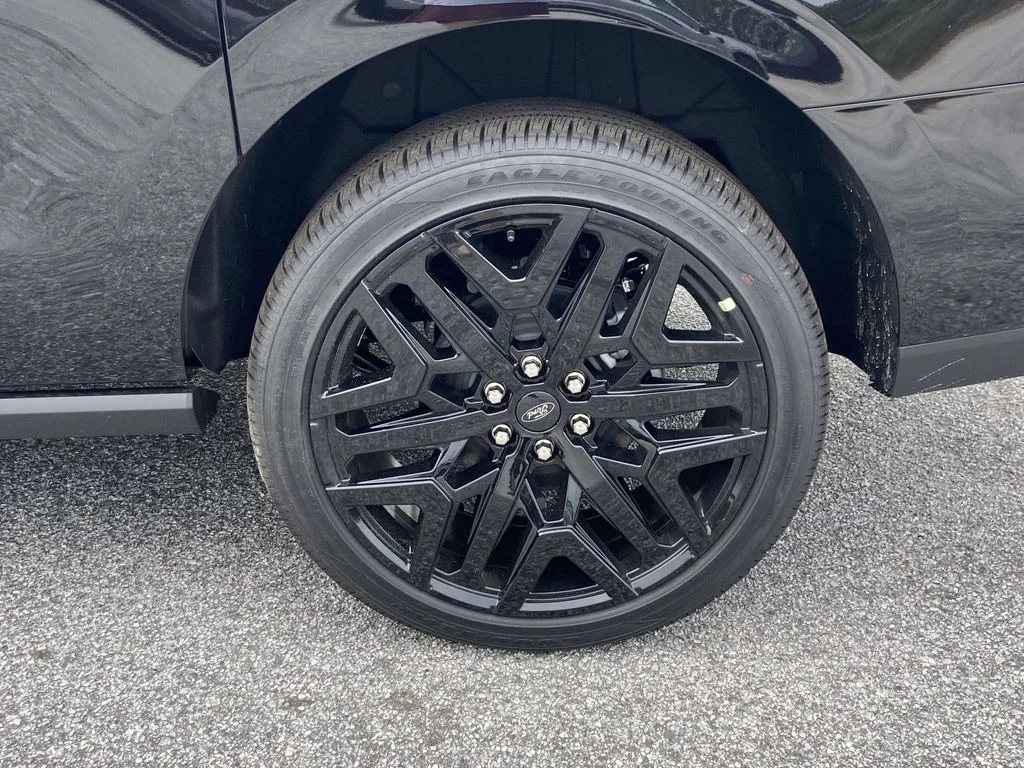 New 2027 Black Ford Platinum image 6