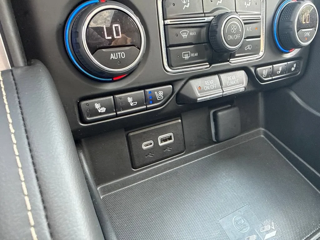 Used 2024 Summit White Chevrolet Premier image 27