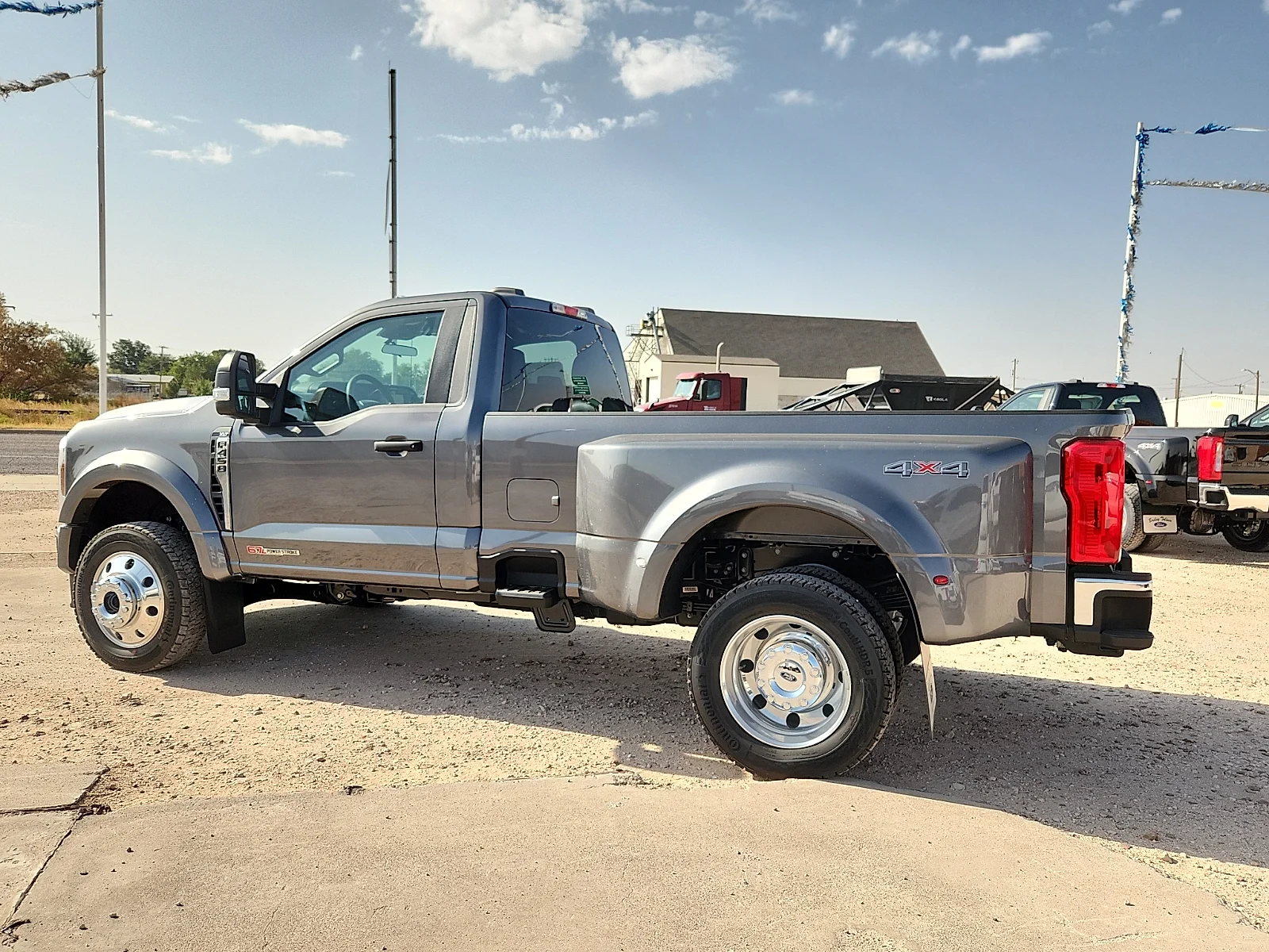 New 2027 Carbonized Gray Metallic Ford XLT image 4