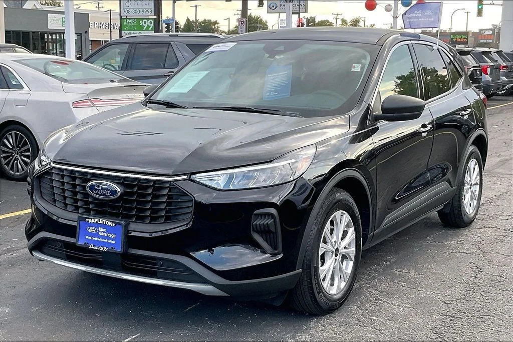 Used 2023 Black Ford Active image 11