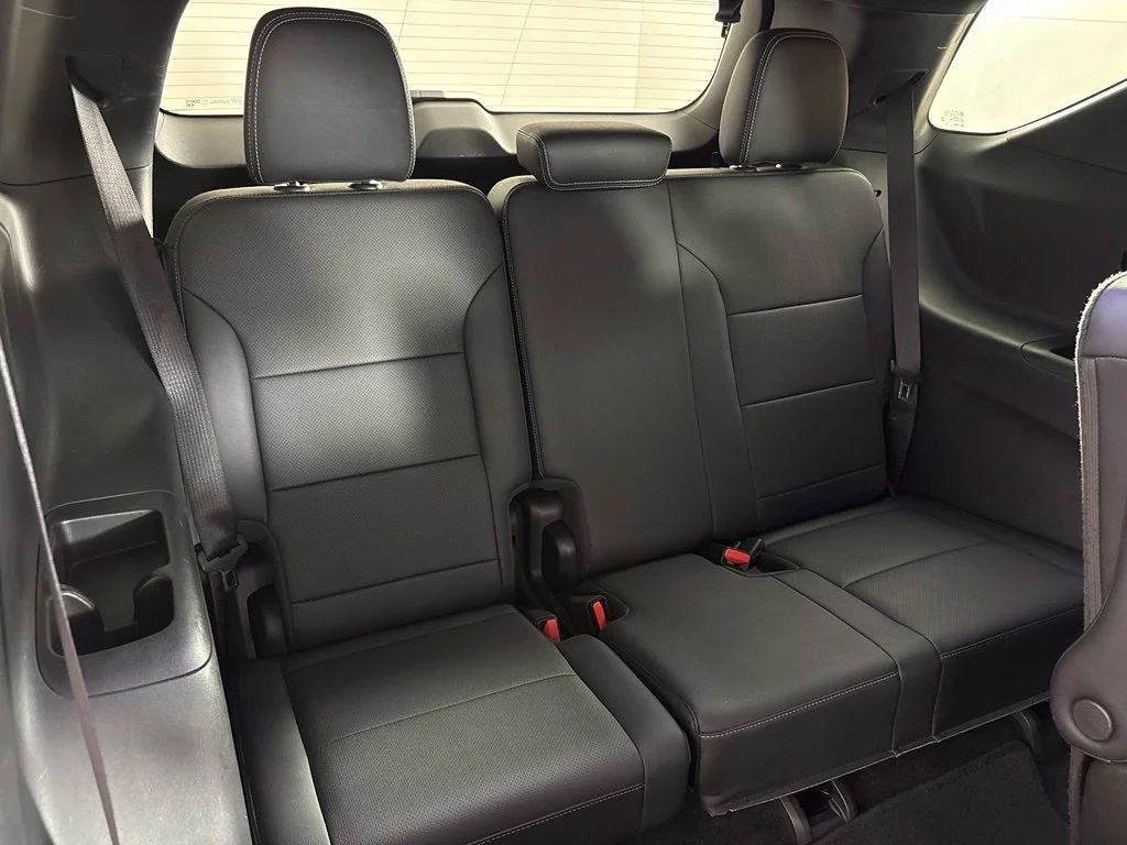 Used 2025 Gray Chevrolet LT image 40
