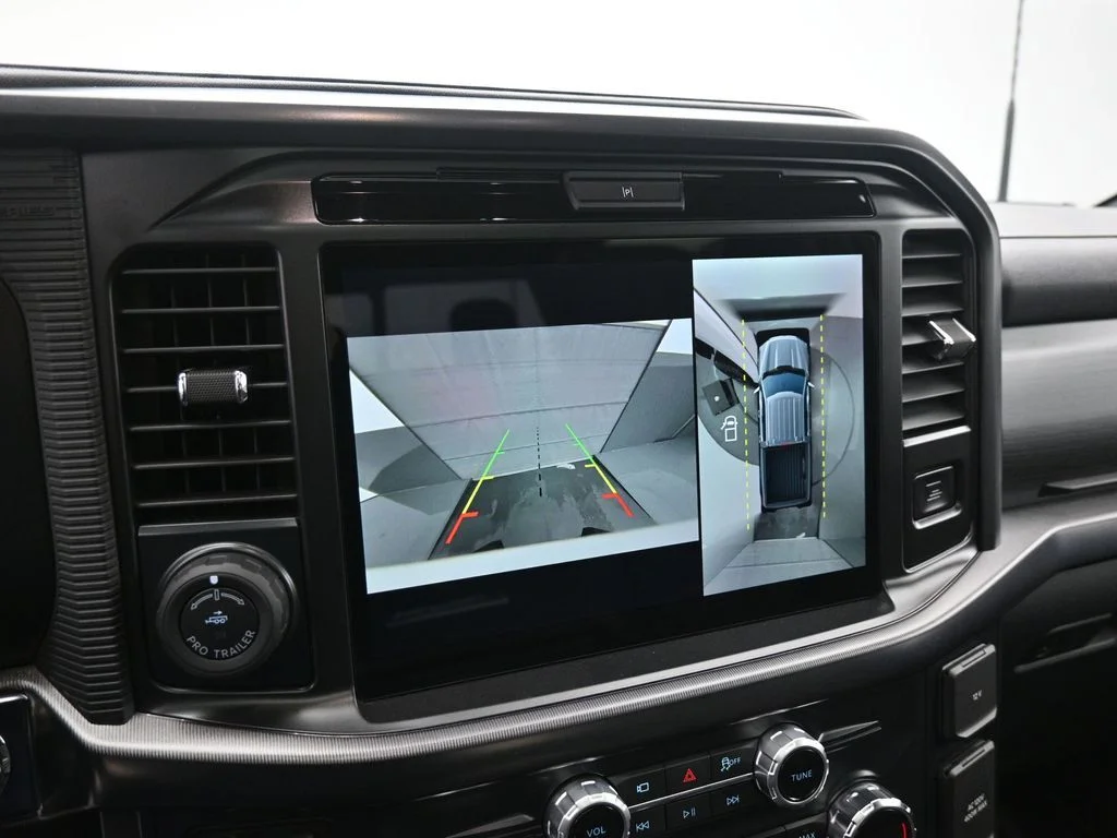 New 2025 Oxford White Ford Lariat image 15