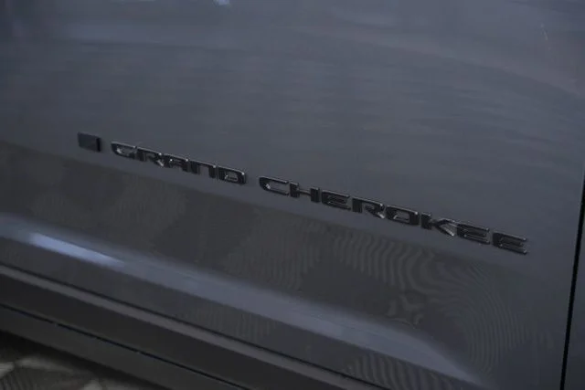 New 2026 Baltic Gray Metallic Clear-Coat Exterior Paint Jeep Altitude image 46