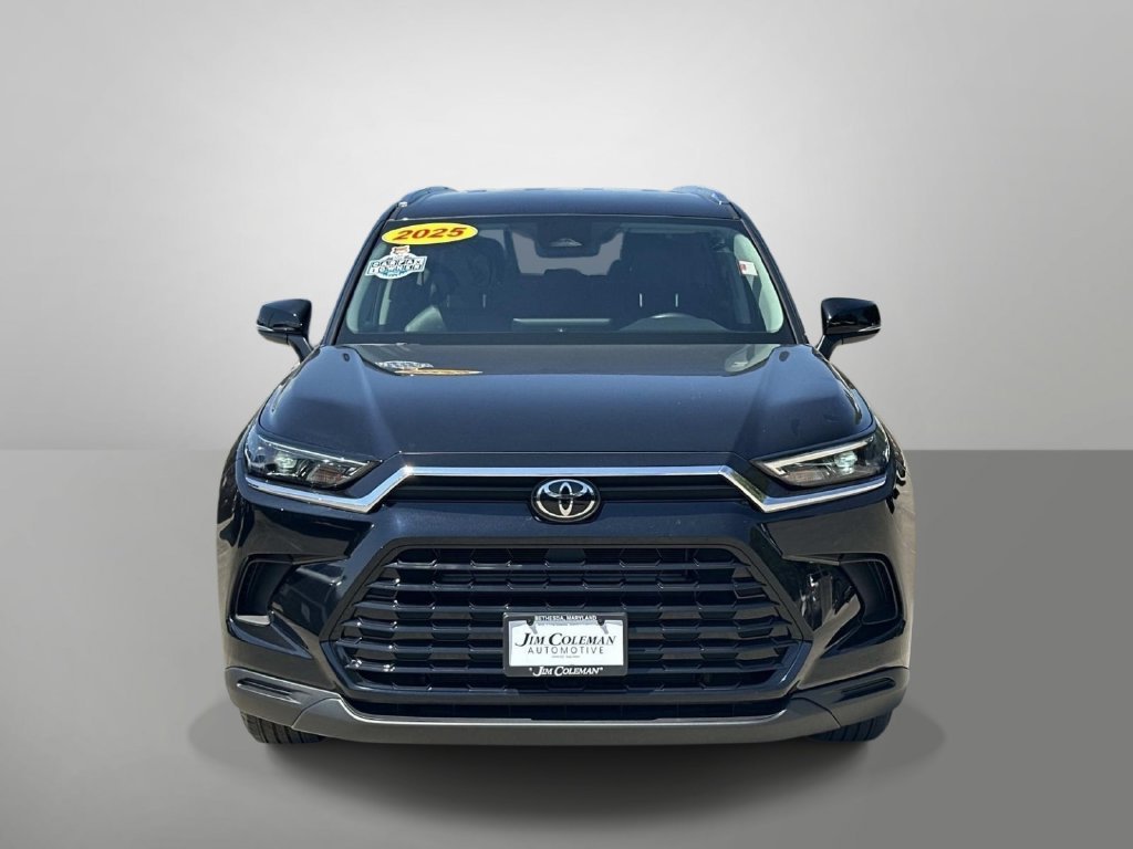 Used 2025 Black Toyota XLE image 23