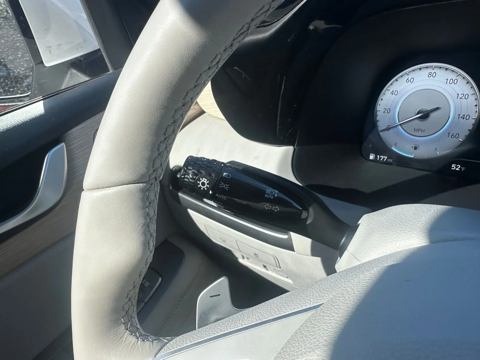 Used 2023 White Hyundai Limited image 17