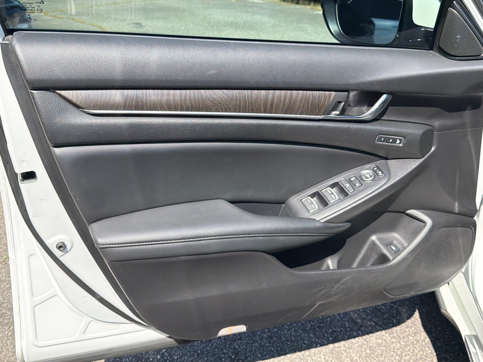 Used 2021 Platinum White Pearl Honda Touring image 10