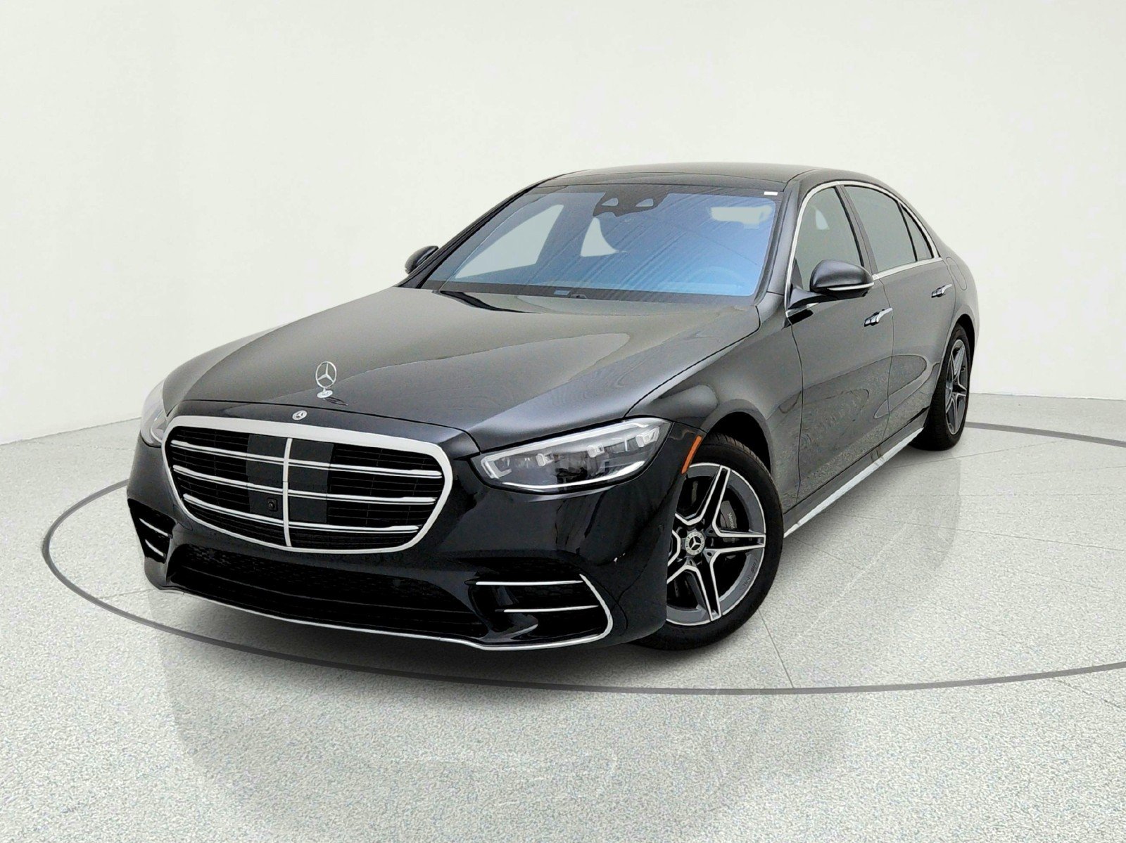2026 Mercedes-Benz S-Class S 580e - Photo 2