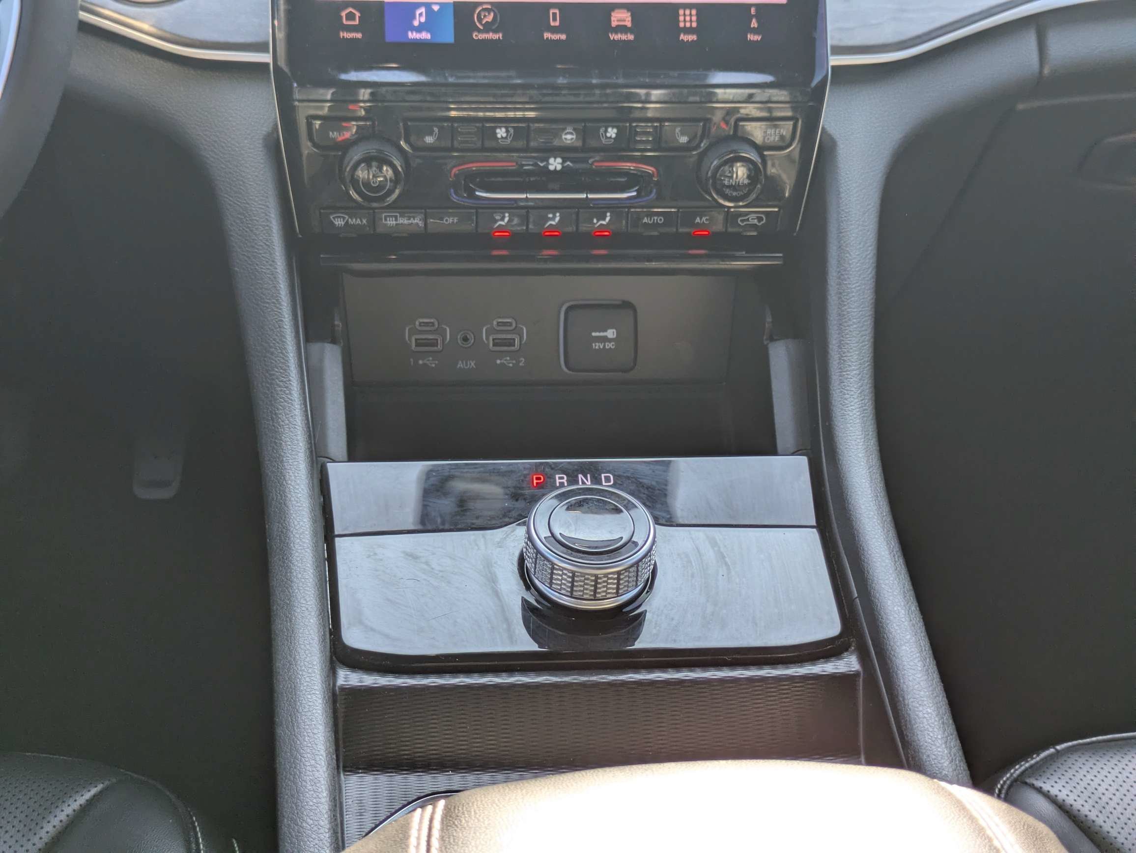 Used 2024 Gray Jeep Limited image 18