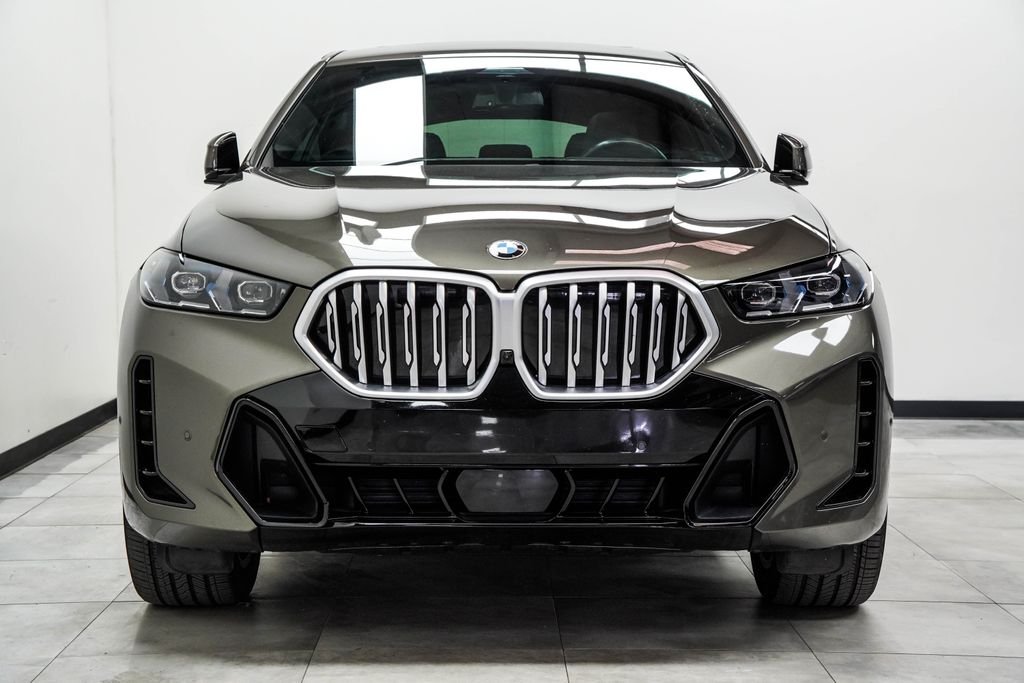 Used 2024 Green BMW xDrive40i image 7