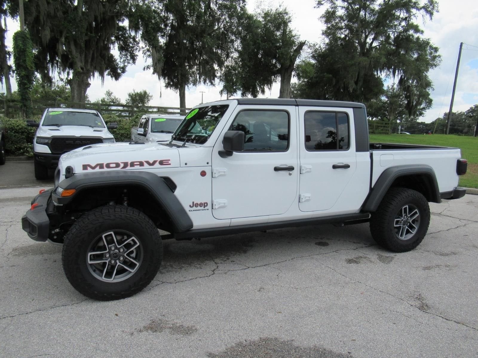 Used 2026 White Jeep Mojave image 5