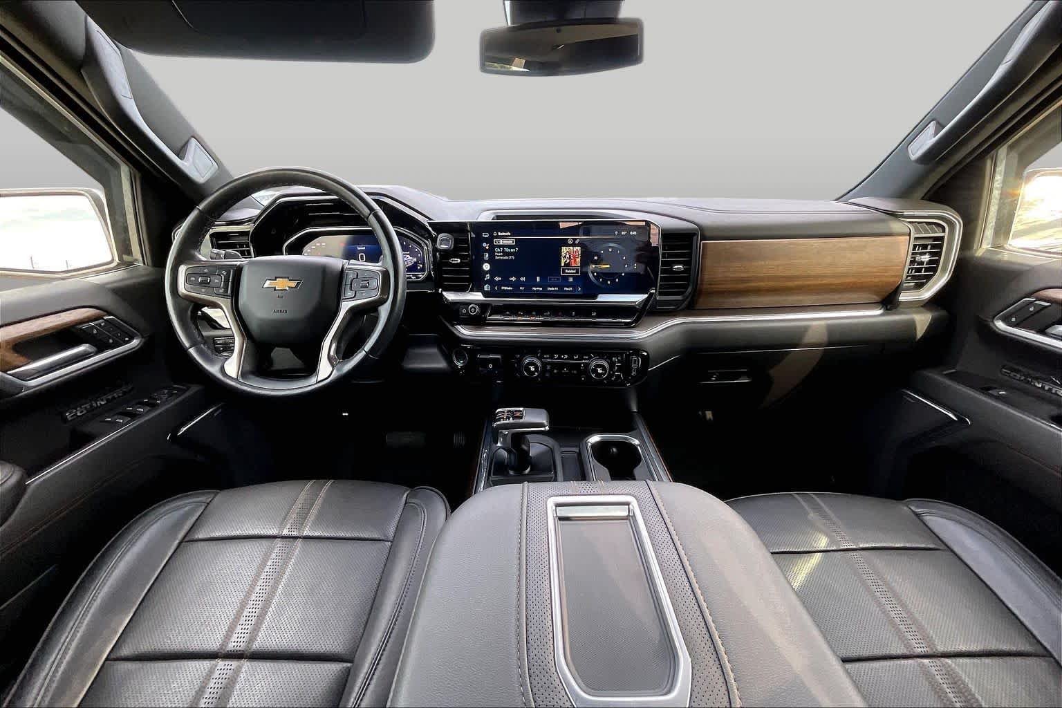 Used 2022 Dark Ash Metallic Chevrolet High Country image 16