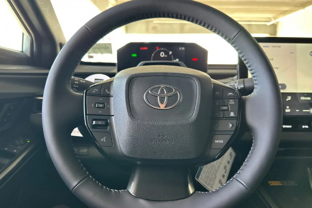 New 2027 Wind Chill Pearl <sup>1</sup> Toyota  XSE image 26