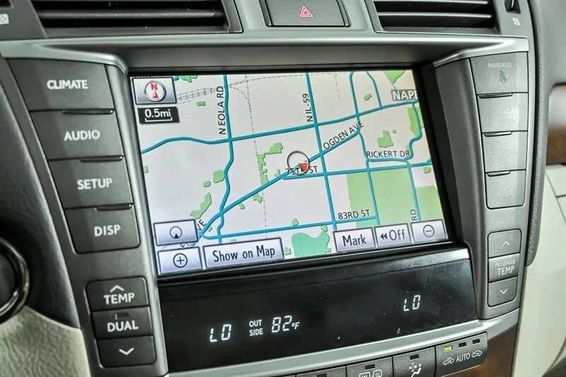 Used 2012 Obsidian Lexus  image 25