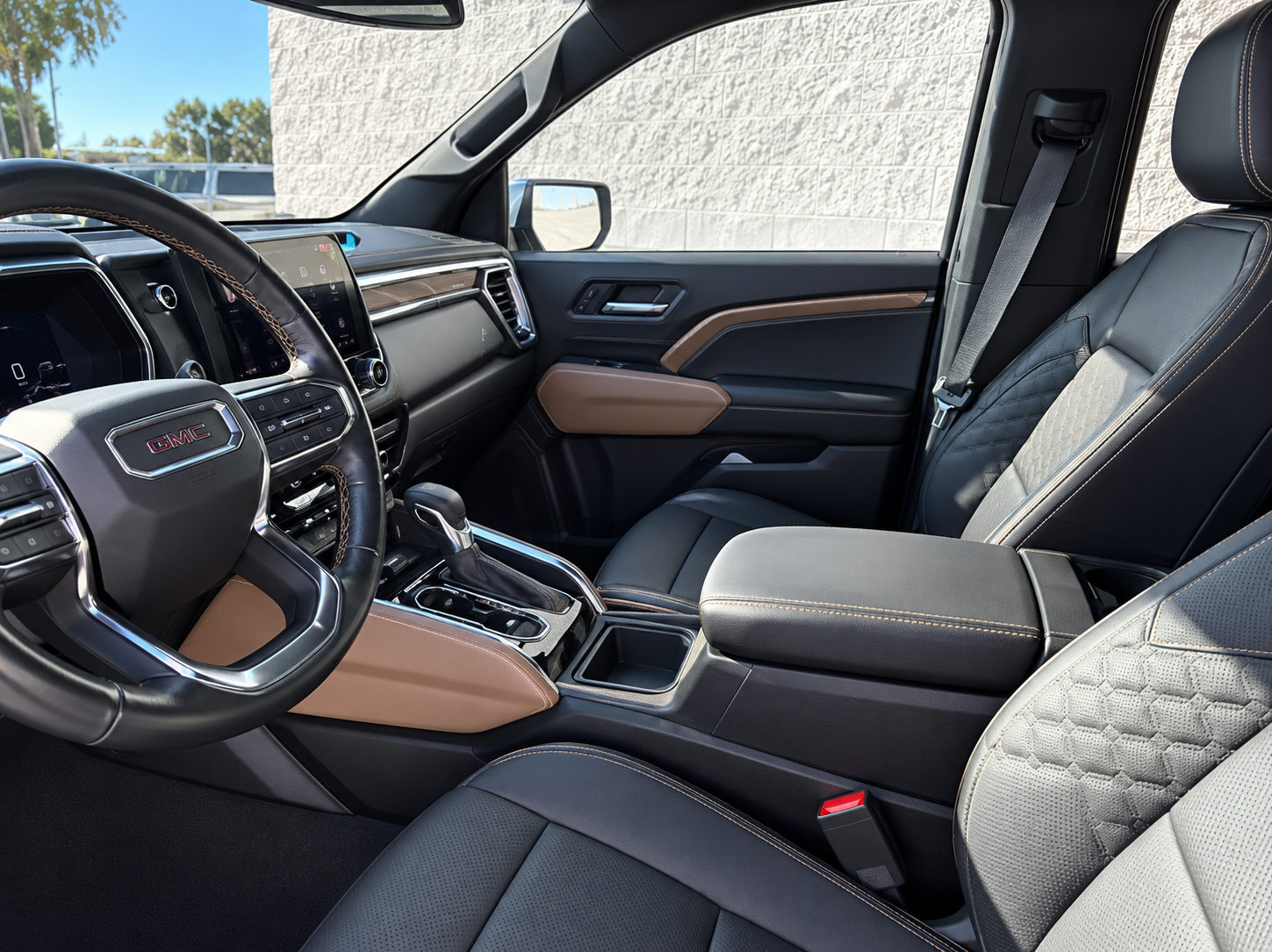 Used 2025 Summit White GMC Denali image 2