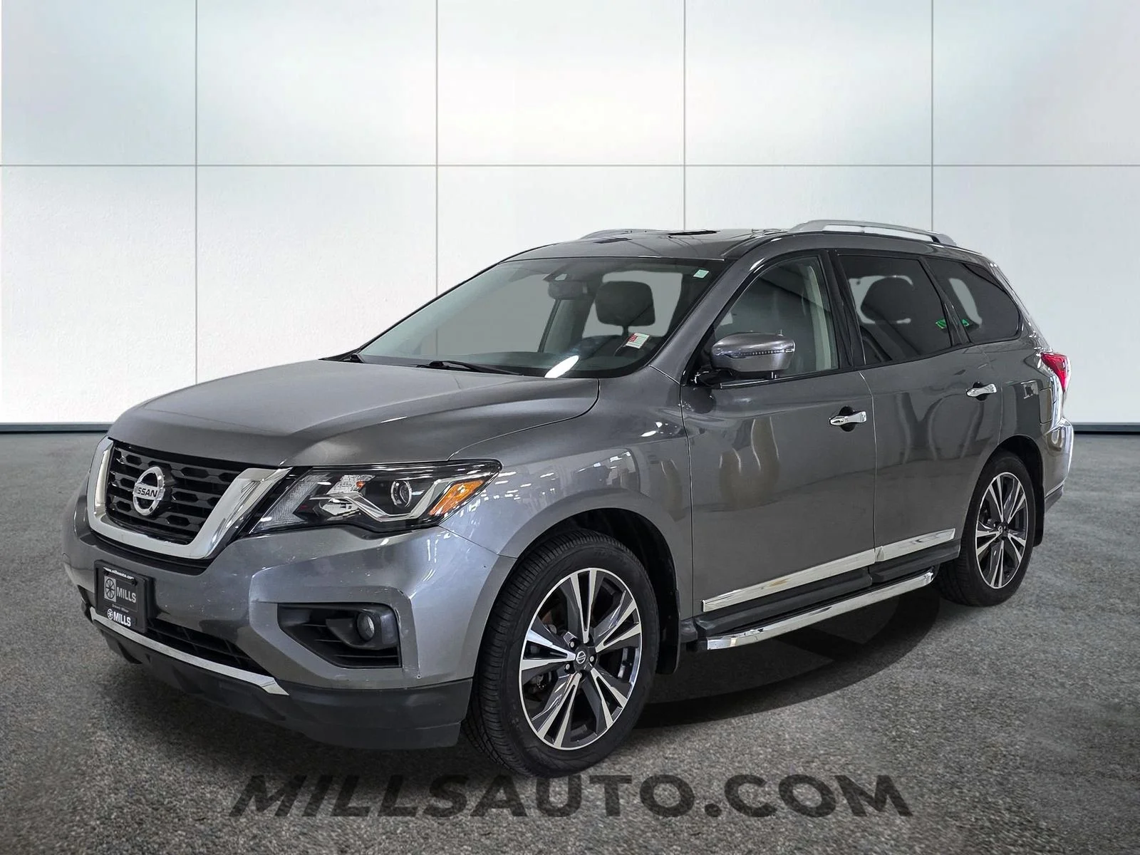 Used 2019 Nissan Pathfinder Platinum with VIN 5N1DR2MM5KC635101 for sale in Willmar, Minnesota