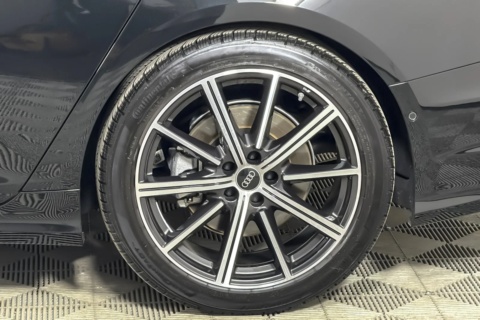 Used 2025 Mythos Black Metallic Audi Premium 55 TFSI quattro image 25