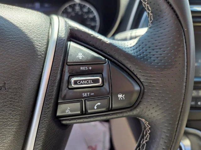Used 2023 White Nissan Platinum image 31