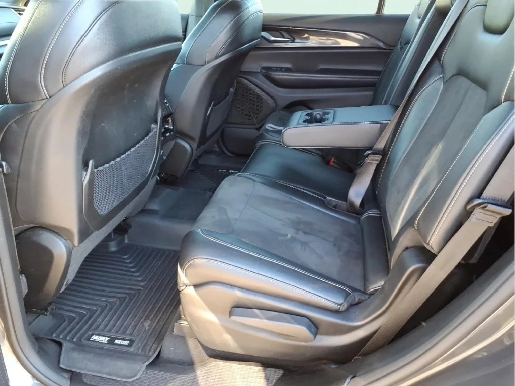 Used 2023 Gray Jeep Altitude image 16