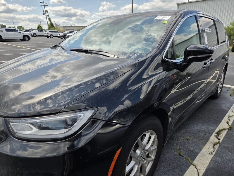 Used 2024 Diamond Black CHRYSLER TOURING L image 5
